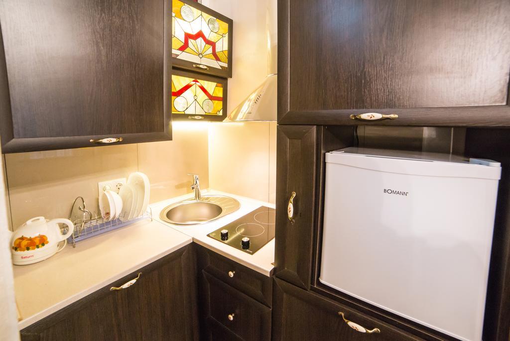 Apartment On Valova 16-2- 2 Minutes To Market Square Lviv Bagian luar foto